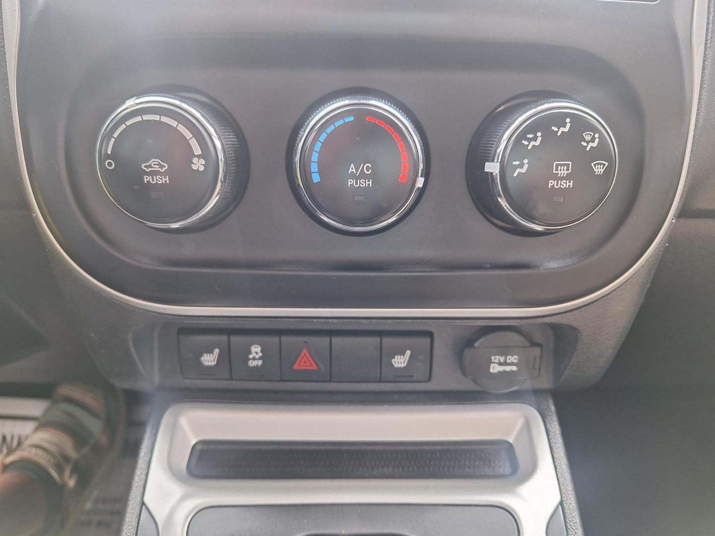 2016 RED /Tan Leather JEEP CHEROKEE LATITUDE Latitude 4WD (1C4PJMCS7GW) with an 3.2L V6 DOHC 24V engine, 9-Speed Automatic transmission, located at 900 East Davis Street, Conroe, TX, 77301, (936) 539-9909, 30.314880, -95.446770 - Photo#23