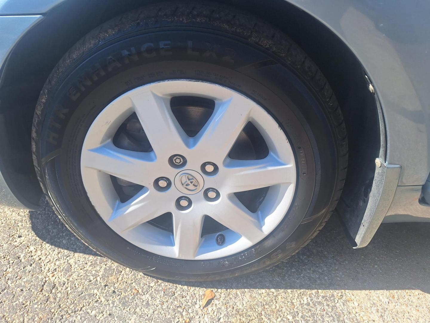 2010 BLUE /Tan cloth TOYOTA AVALON XL; LIMITED; Limited (4T1BK3DB8AU) with an 3.5L V6 DOHC 24V engine, 6-Speed Automatic transmission, located at 900 East Davis Street, Conroe, TX, 77301, (936) 539-9909, 30.314880, -95.446770 - Photo#8
