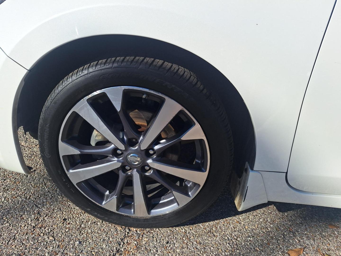 2012 WHITE /Black Leather NISSAN ALTIMA 2.5; 2.5 S 2.5 S (1N4AL2AP4CN) with an 2.5L L4 DOHC 16V engine, located at 900 East Davis Street, Conroe, TX, 77301, (936) 539-9909, 30.314880, -95.446770 - Photo#8