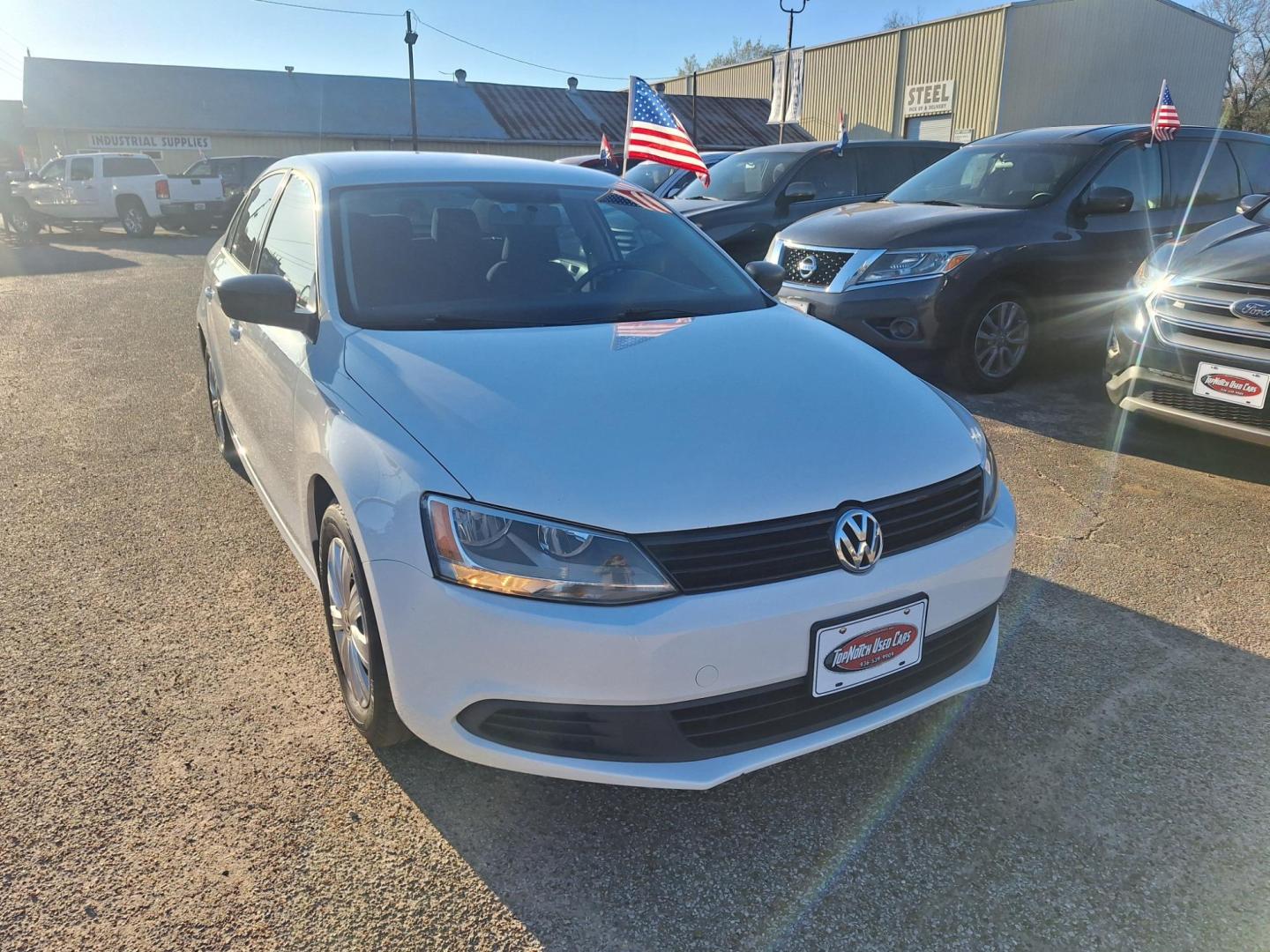 2013 WHITE /Black Cloth VOLKSWAGEN JETTA S S (3VW2K7AJ1DM) with an 2.0L L4 DOHC 20V engine, located at 900 East Davis Street, Conroe, TX, 77301, (936) 539-9909, 30.314880, -95.446770 - Photo#6